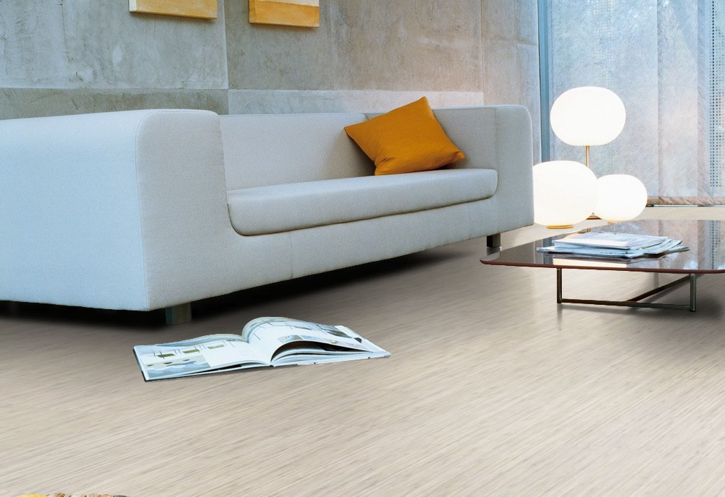 Ламинат Wineo 500 medium Бамбук стреловидный LA084M фото в интерьере